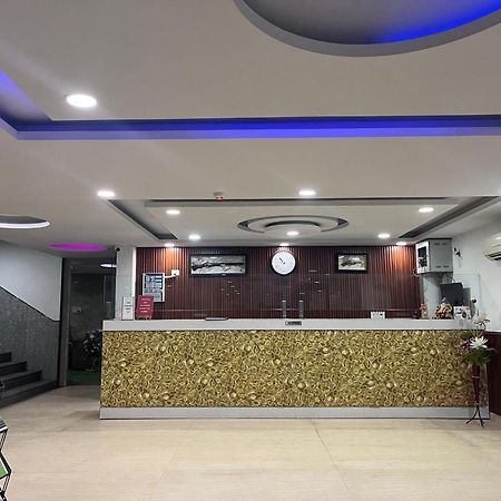Hotel Belwood Suites - Near New Delhi Airport ภายนอก รูปภาพ