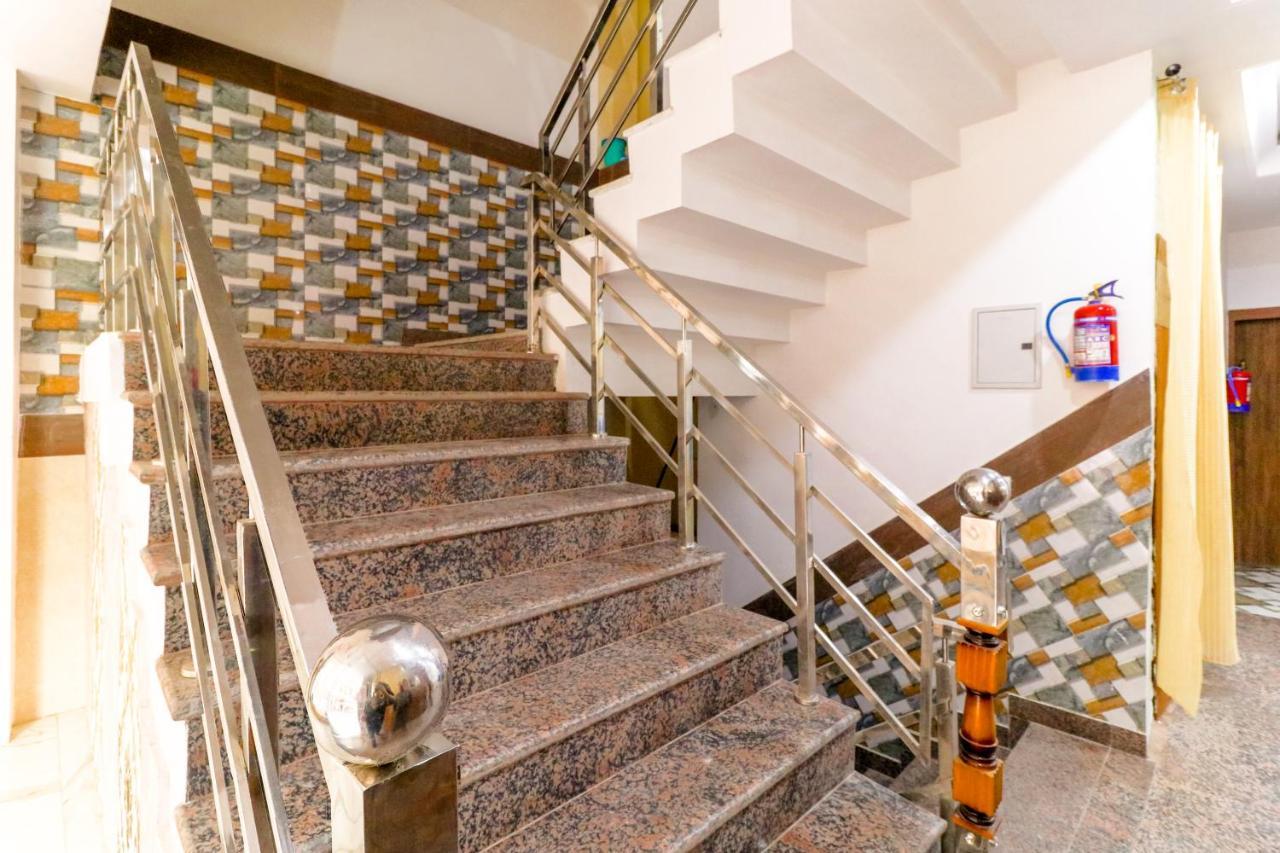 Hotel Belwood Suites - Near New Delhi Airport ภายนอก รูปภาพ