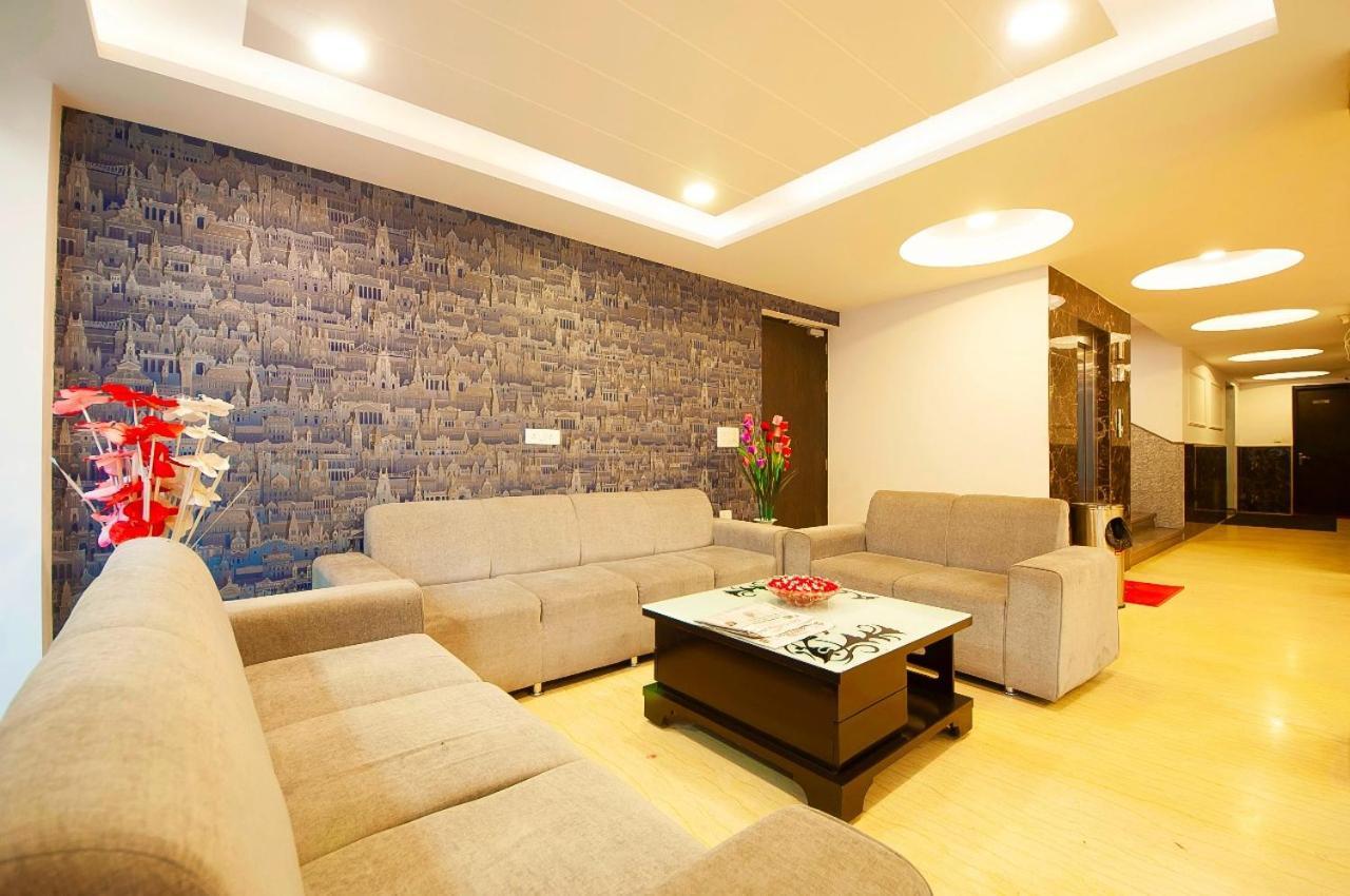 Hotel Belwood Suites - Near New Delhi Airport ภายนอก รูปภาพ